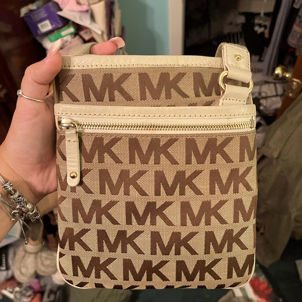 🌙 Michael Kors Jet Set Crossbody 🌙